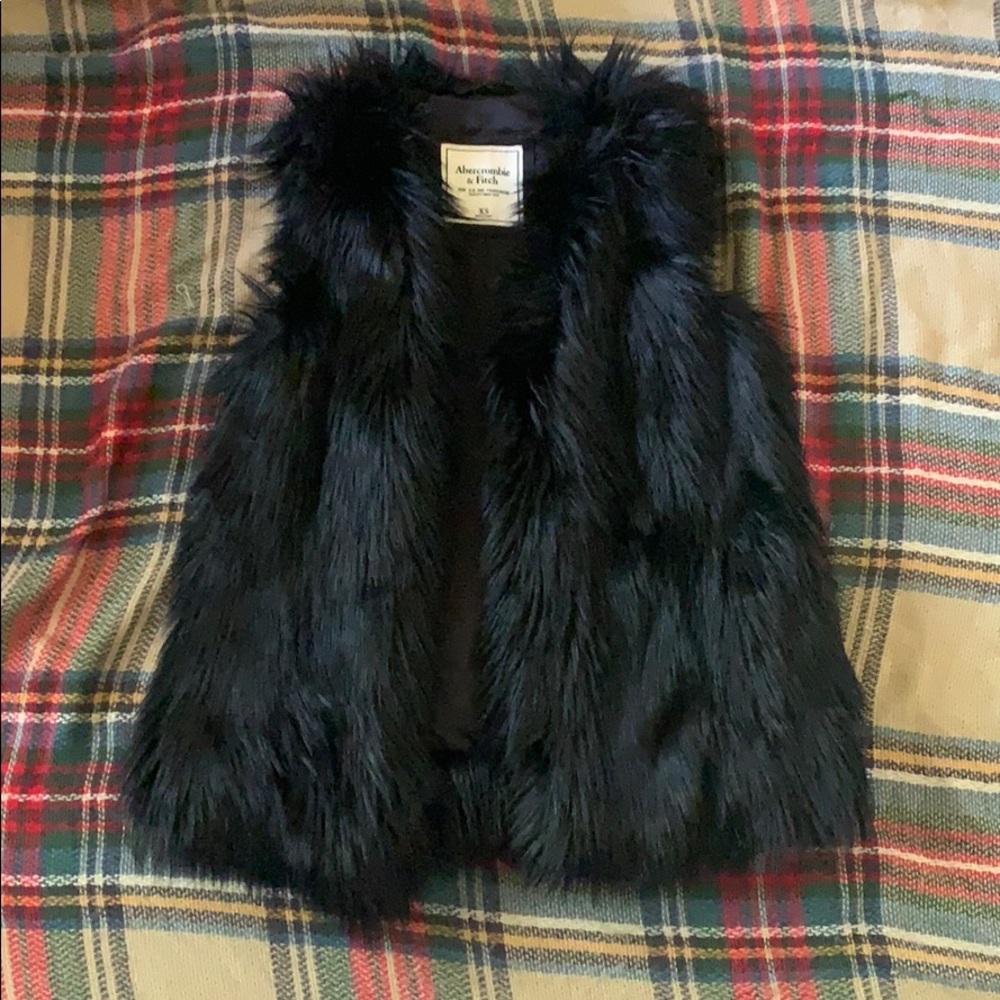 Abercrombie & Fitch Black fur vest